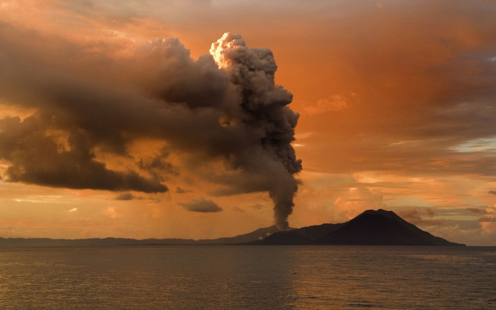 让人惊叹的火山喷发高清壁纸