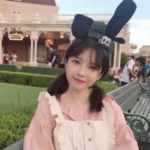 美艳绝世善良温柔小女生头像