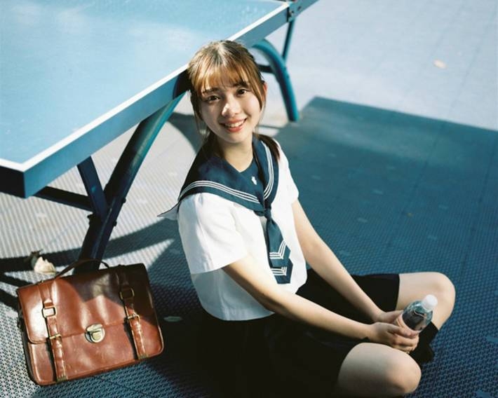 清纯美女日系水手服写真图片壁纸