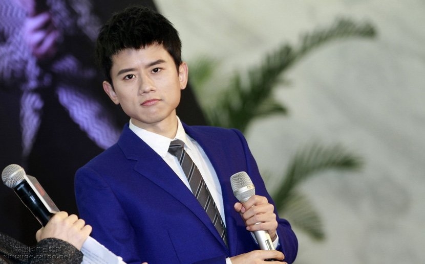 张杰爱不解释发布会