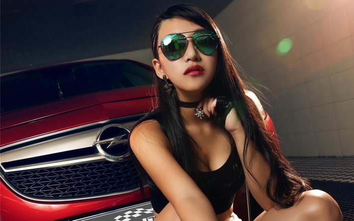 别克君威改装车性感美女壁纸