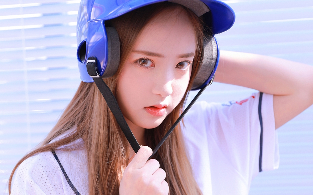 可爱棒球服美女小清新写真高清桌面壁纸