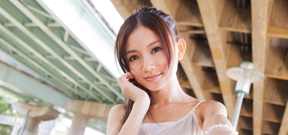 留住你的笑脸 爱微笑的美女壁纸