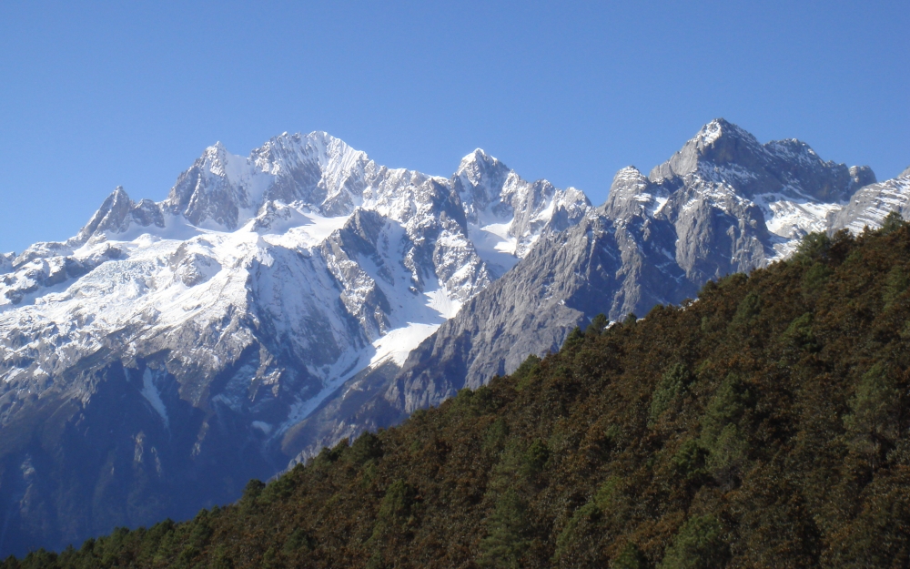 玉龙雪山壮丽风光