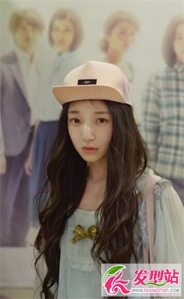 女生夏季迷人长发发型 彰显浪漫女神气质魅力