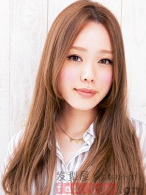 方形脸女生适合什么发型 偏分设计轻松修颜显气质