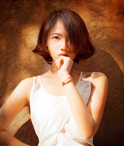 新款女生短发波波头发型图片