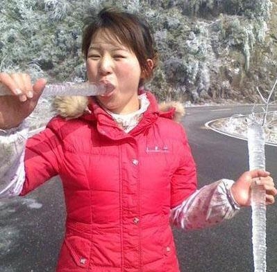 看姑娘口活应该是练过的
