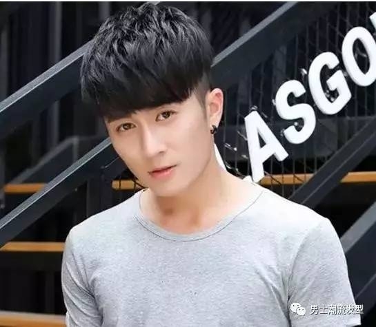 韩国男生流行的发型图片