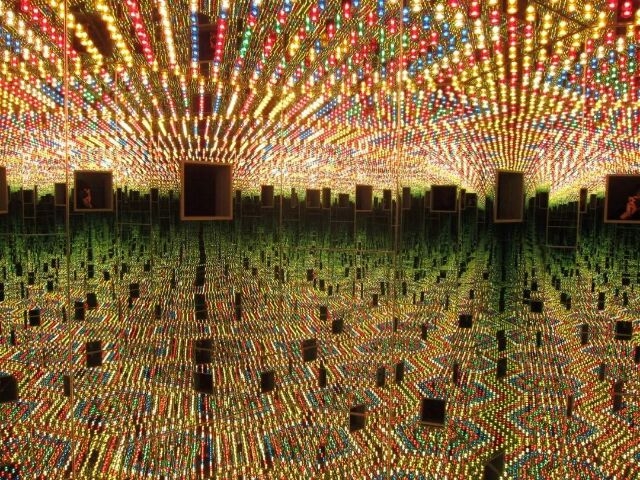 草间弥生 ​ ​​​