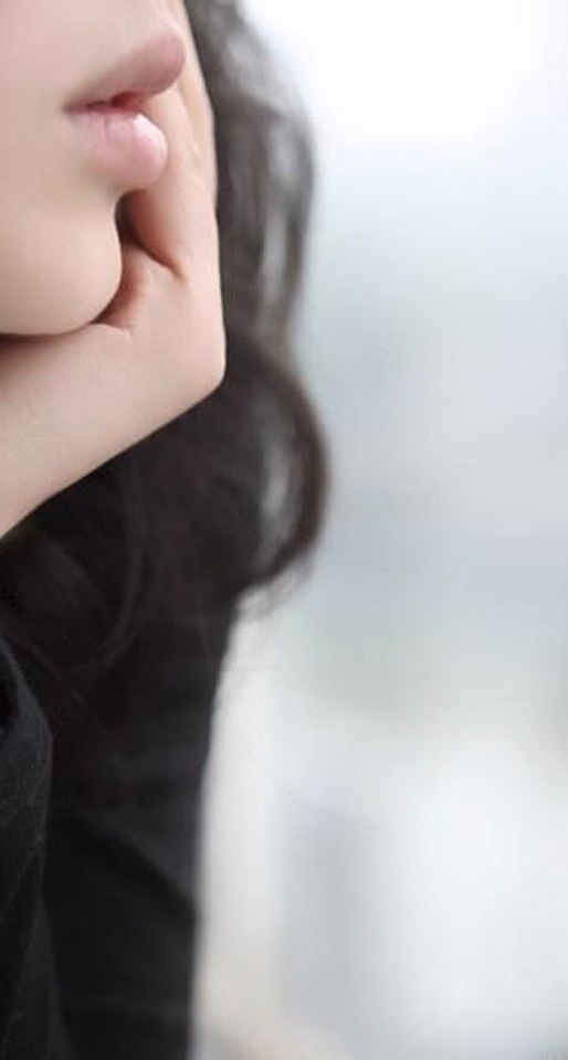 清纯甜美女孩高清手机壁纸