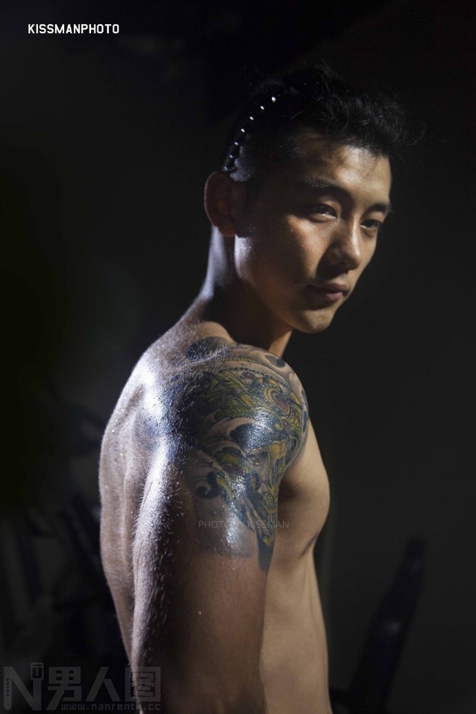男健身教练图片