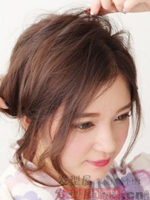 中长发如何设计好看  蓬松中长发盘发教程