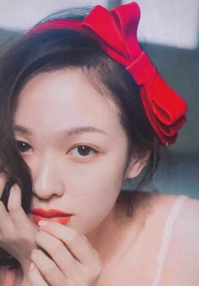 绝美的发型与妆容搭配  美成小仙女！