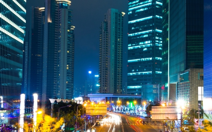 灯火璀璨的写字楼win7壁纸