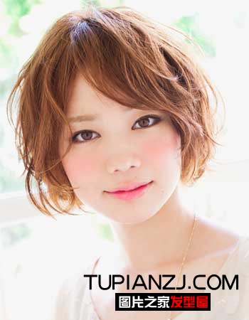 方脸妹子怎么设计发型好 短发精致修颜