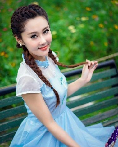 蜈蚣辫编公主头编发步骤