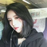 时尚潮流口红美女微信头像