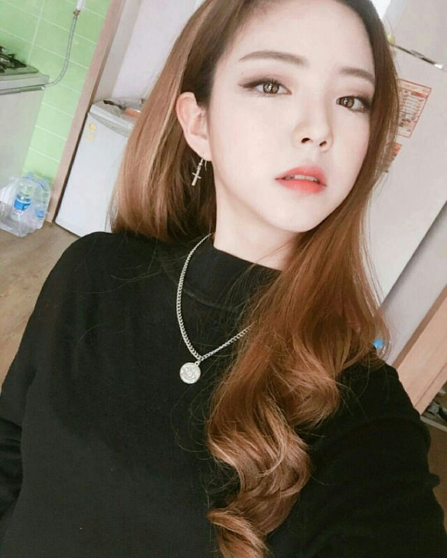 偶尔羡慕情侣 偶尔庆幸自由