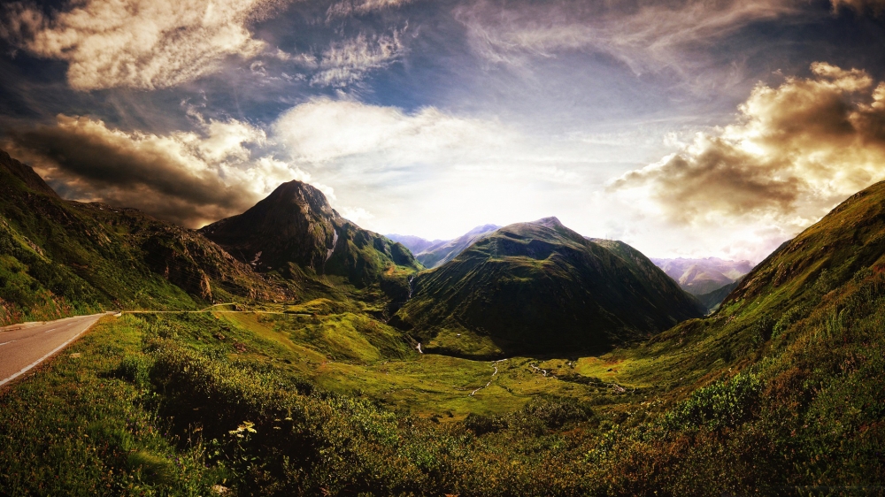 壮美雄伟的山峰风景壁纸