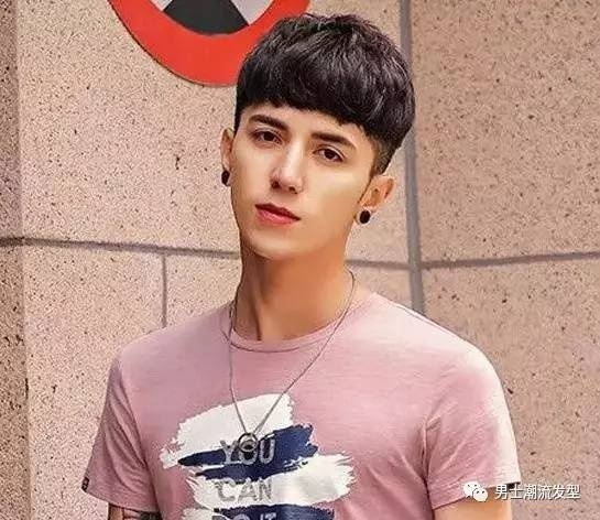 韩国男生流行的发型图片