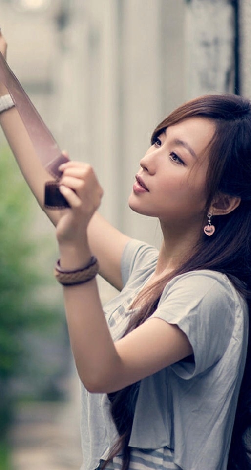 清纯甜美女孩高清手机壁纸