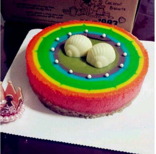 美翻的彩虹冻芝士蛋糕