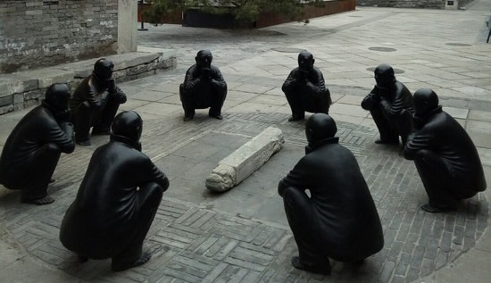 一定有什么不可告人的PY交易