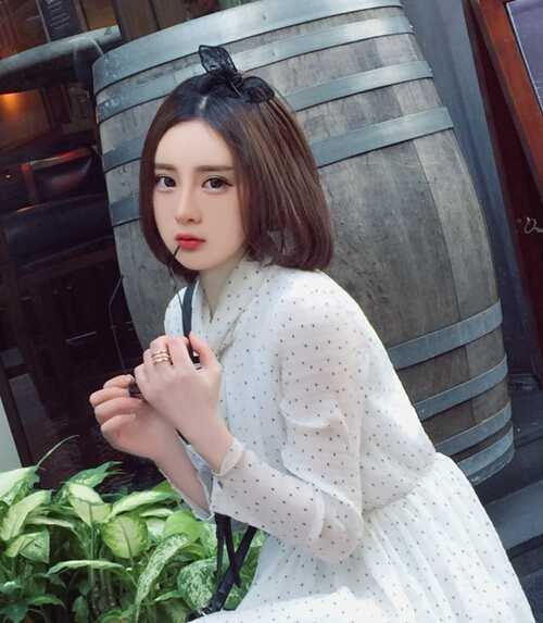 新款女生短发波波头发型图片