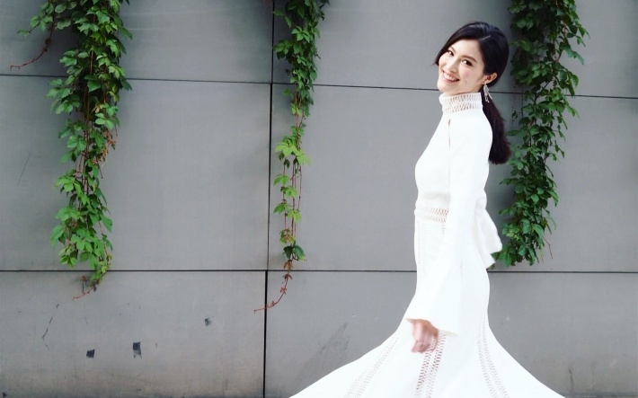 美女模特何穗清新写真高清电脑壁纸