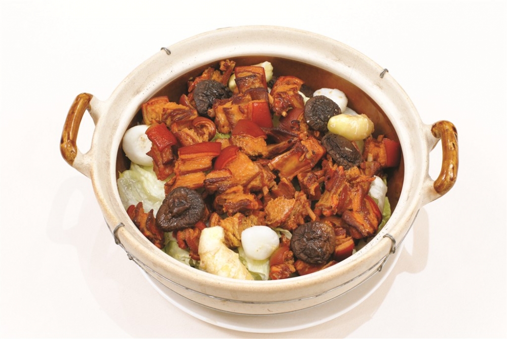 广式金牌狗肉煲中式菜品美食素材图片