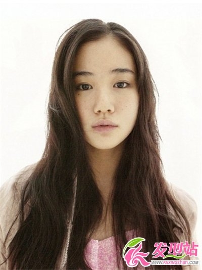 长发女生最具气质发型推荐 简约发型时尚俏丽