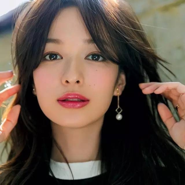 绝美的发型与妆容搭配  美成小仙女！