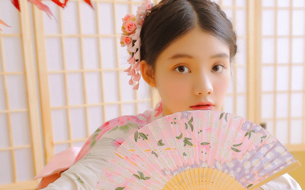 小清新治愈系美女和服写真桌面壁纸