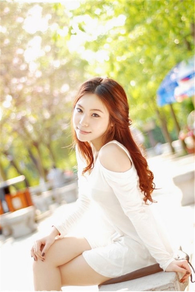 精选夏日清新美女户外唯美图片手机壁纸