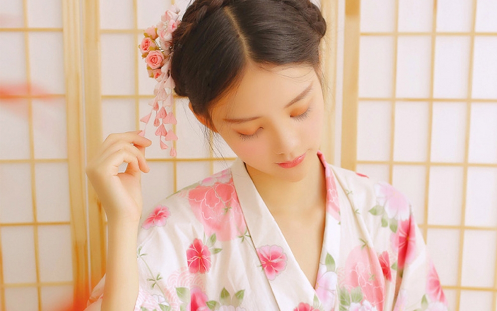小清新治愈系美女和服写真桌面壁纸