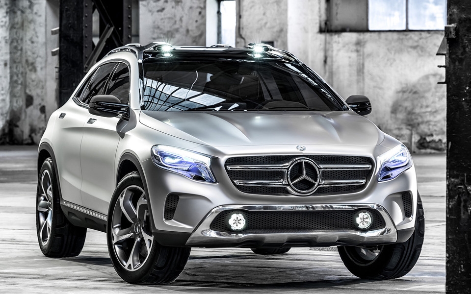 Mercedes-Benz 奔驰 GLA 宽屏壁纸
