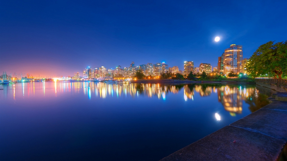 精选湖畔夜景桌面壁纸下载