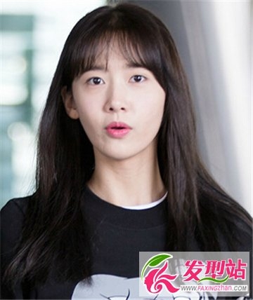 热荐9款时尚直发发型 女生潮流的长直发发型