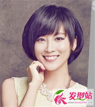 2015最新女生气质短发发型 单纯的甜美发型