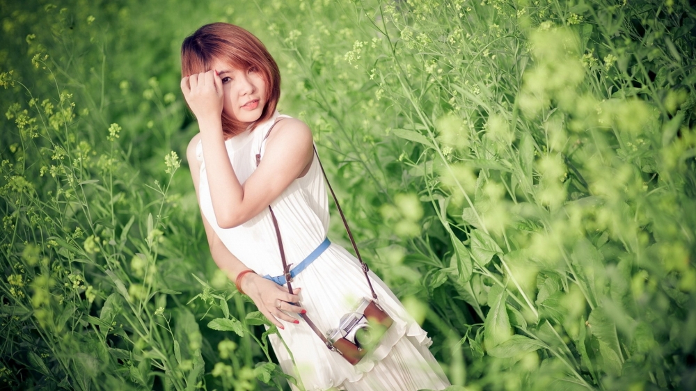 清纯养眼的性感美女居家私房照桌面壁纸高清
