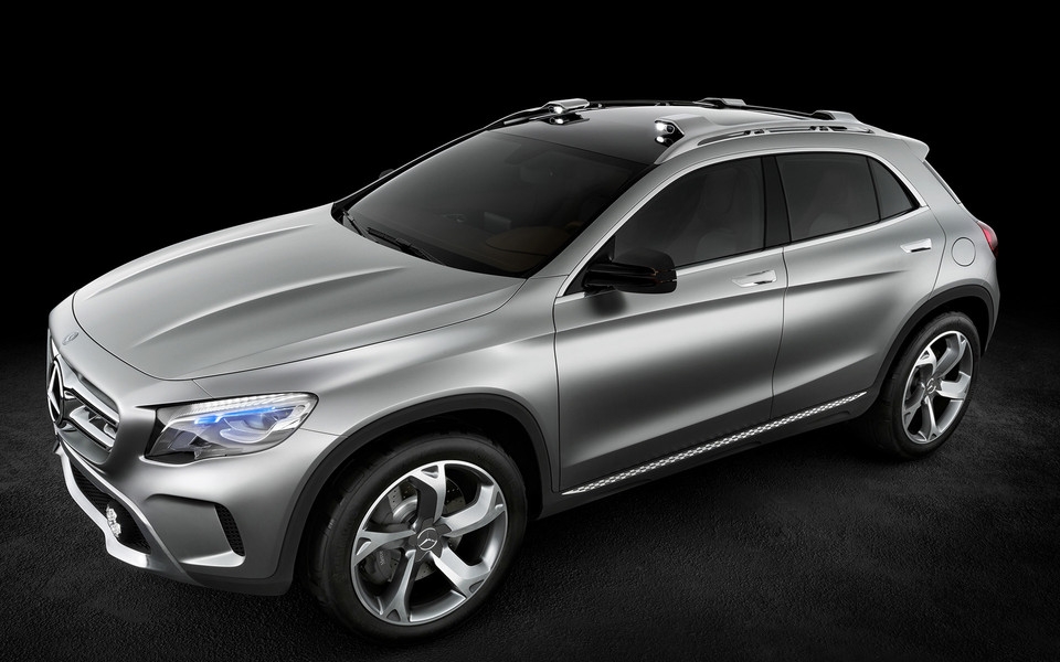 Mercedes-Benz 奔驰 GLA 宽屏壁纸