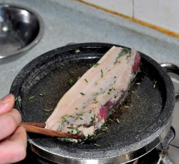 迷迭香煎肉 海洋之露让春日提神