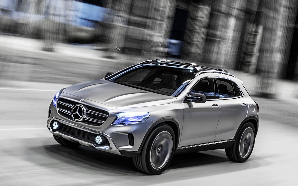 Mercedes-Benz 奔驰 GLA 宽屏壁纸