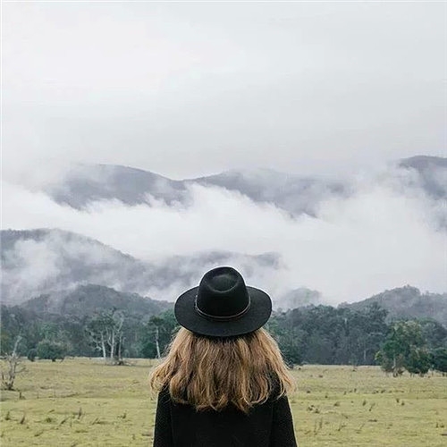 意境女生背影 唯美清新女生意境图片