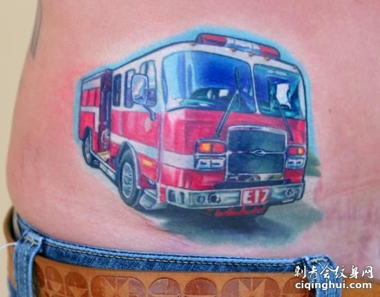 侧腰红色汽车纹身图案