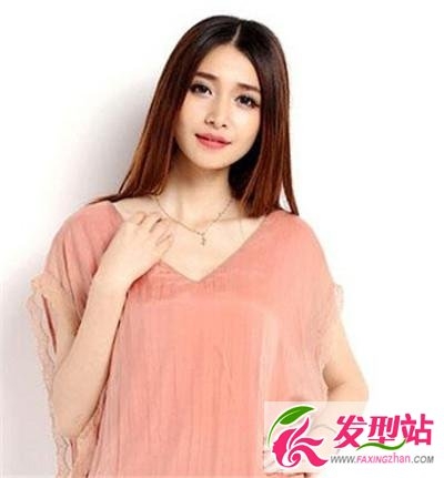 春季长直发女生怎么梳好看 披肩直发打造清新校园女神