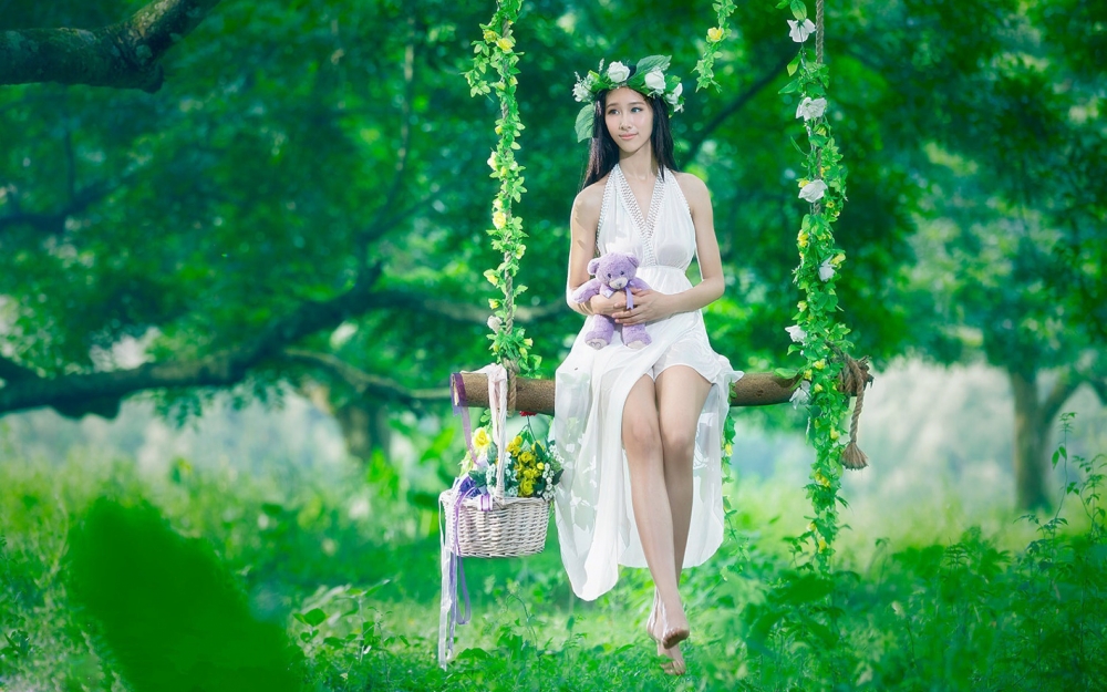 夏日青春活力性感美女桌面壁纸