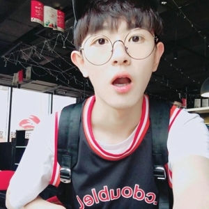 阳光清新唯美小帅哥qq男生头像