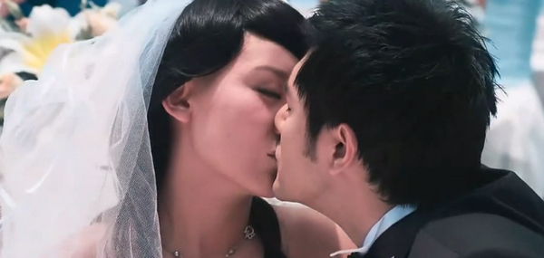 如果你们爱 就接吻吧